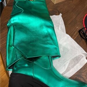 Cape Robinn Shiny Green Knee-High Boots new size 8